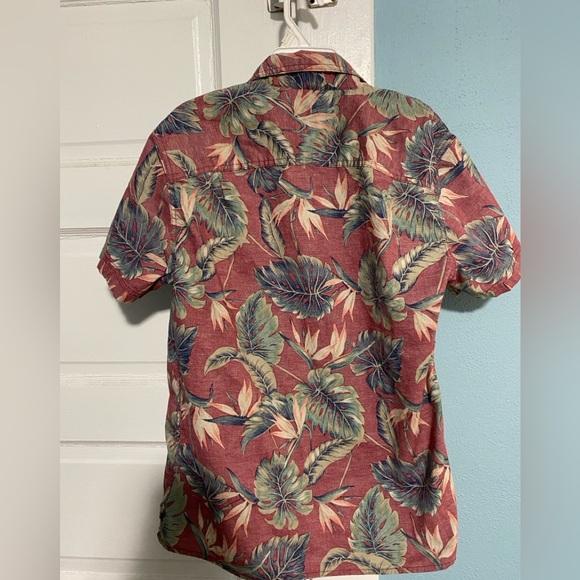 Men’s American Eagle Red Hawaiian Summer Button Down Short Sleeve Shirt - Picture 2 of 3